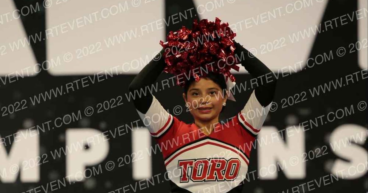 TORO BULLS MIDGET CHEER · Royal Valley Championship