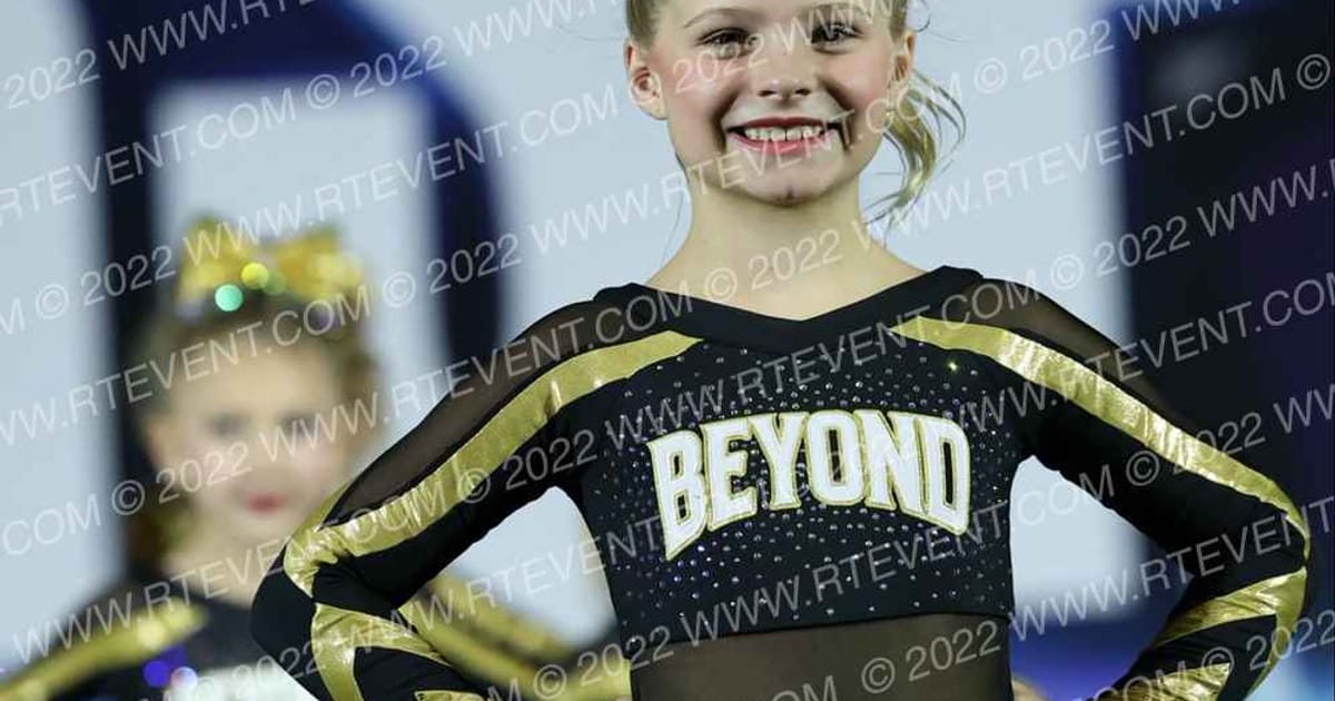 Beyond All Stars EMERALDS · CHEERSPORTCouncil BluffsClassic