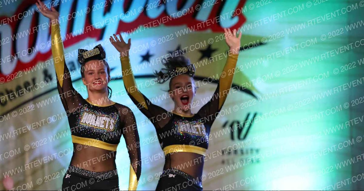 Hornets Competitive Cheerleading Golden Girls · CCD Grand Nationals