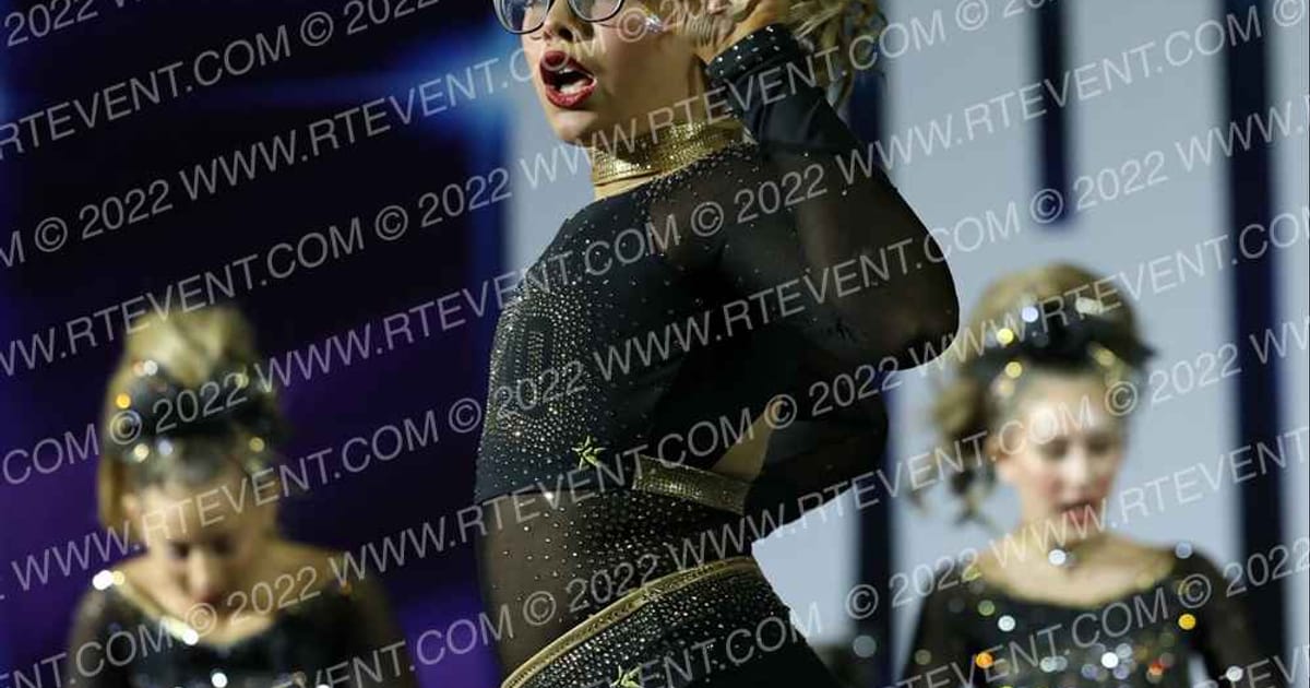 Beyond All Stars PLAT1NUM · CHEERSPORTCouncil BluffsClassic
