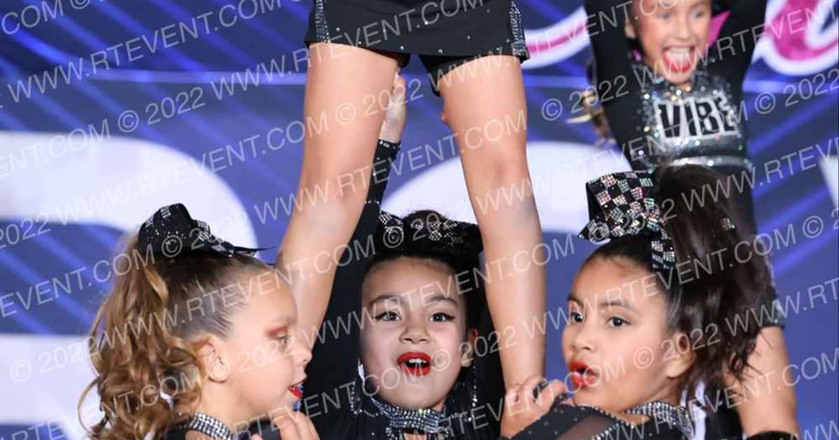 Vibe Cheer Ice Queens · Cali Crown V