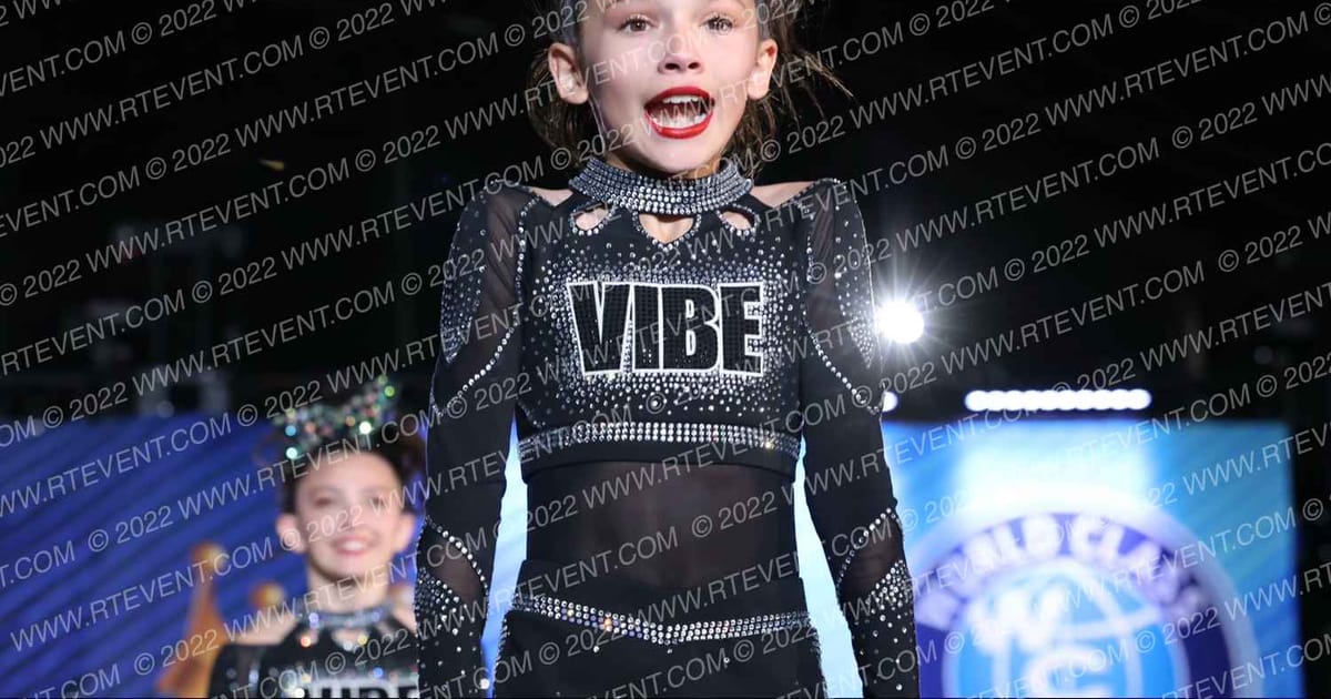 Vibe Cheer Prodigy · Cali Crown V