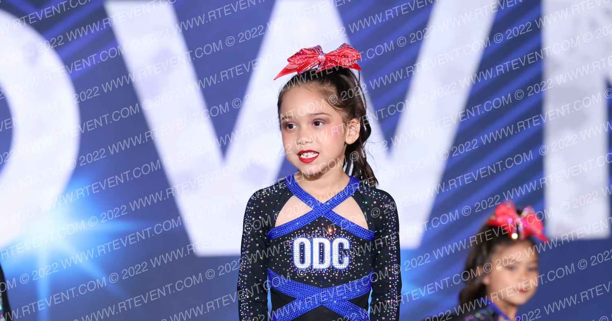 One Dream Cheer Gossip Girls · Cali Crown V