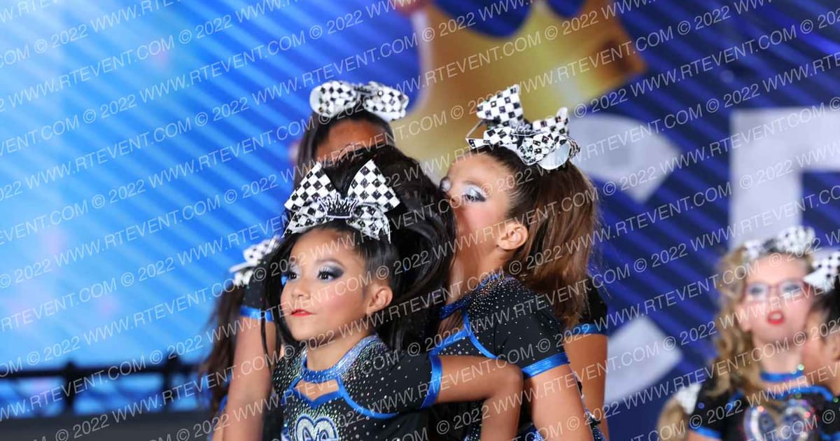OC Elite Cheer SPEED QUEENS · Cali Crown V