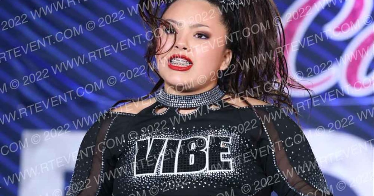 Vibe Cheer Fierce 4 · Cali Crown V