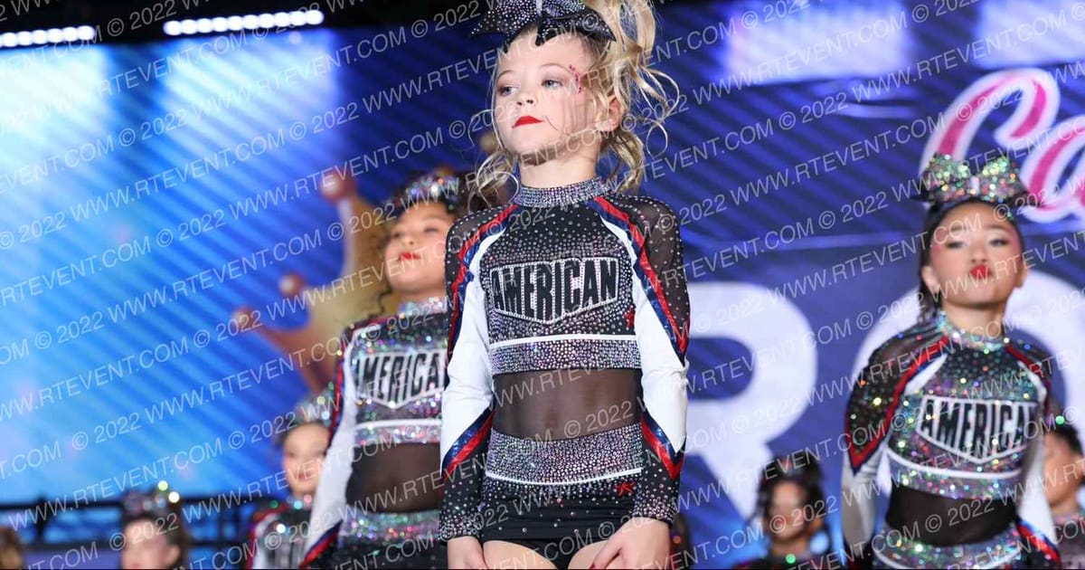 American Cheer MINI SPARKLE · Cali Crown V