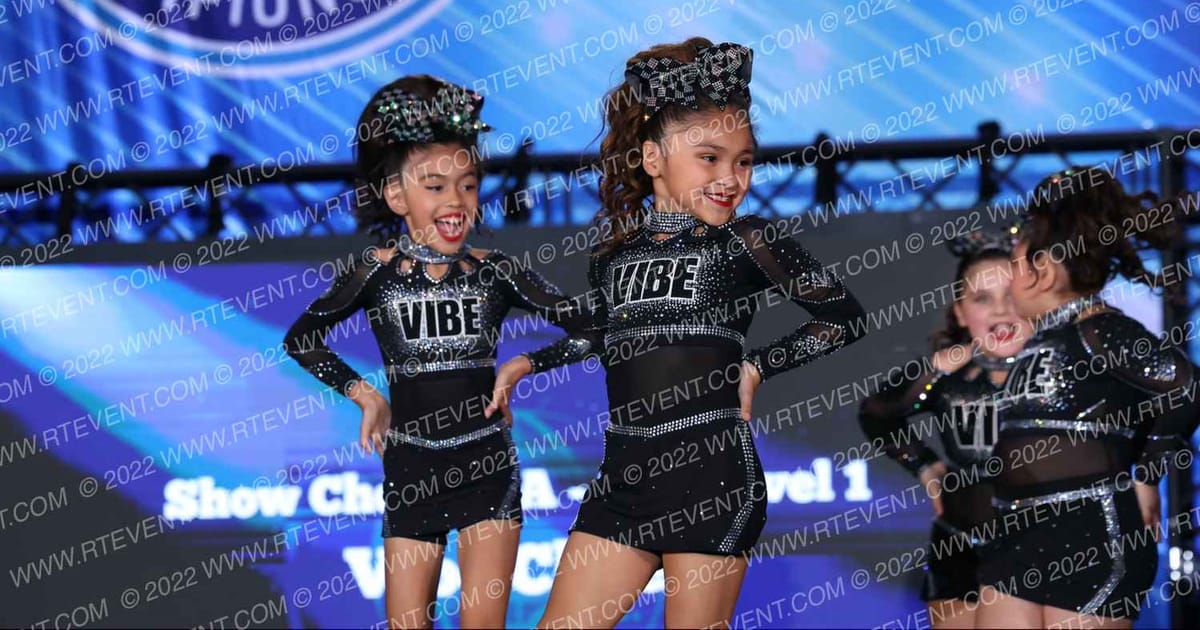 Vibe Cheer Miss Reign · Cali Crown V