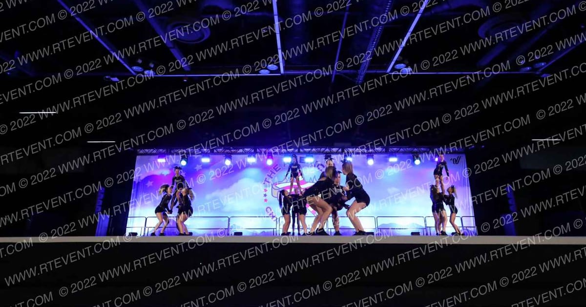 Kelso Royals Youth Cheer Diamonds · The American Northwest Portland Nationals