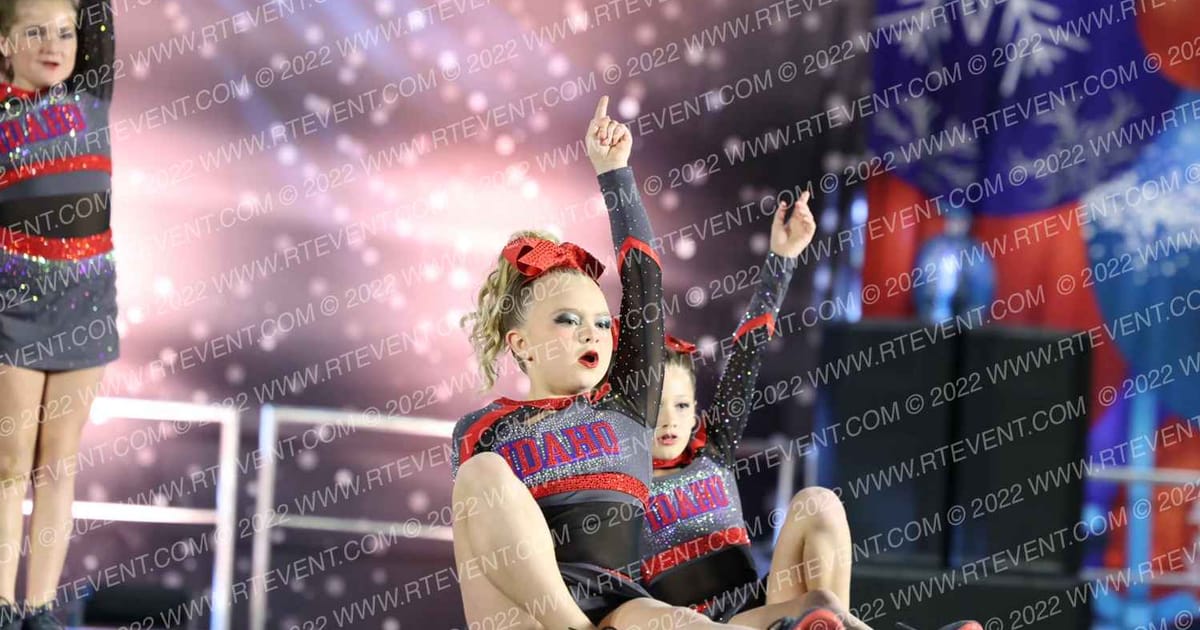 Idaho Cheer Amethyst · Cheer Power Roseville DIDII