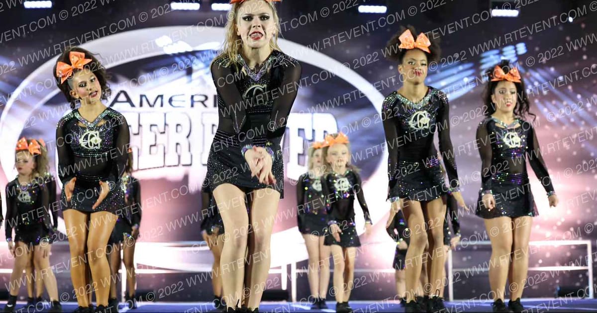 Golden Elite All Stars 2 Chains · Cheer Power Roseville DIDII