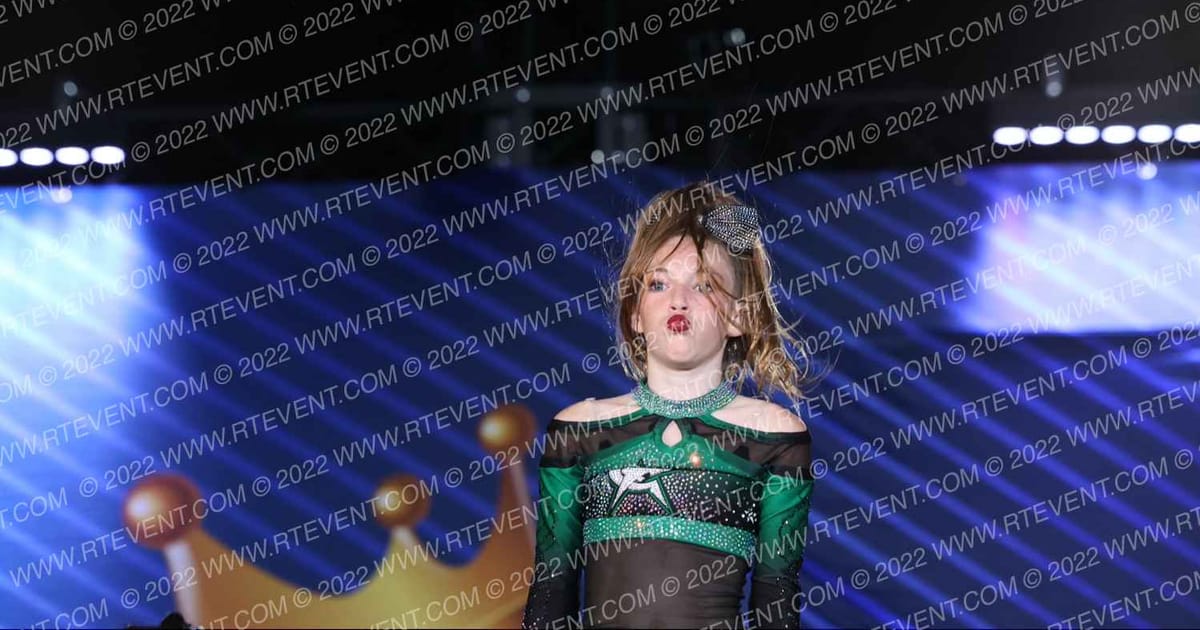 CheerForce San Diego GOSSIP · Cali Crown V
