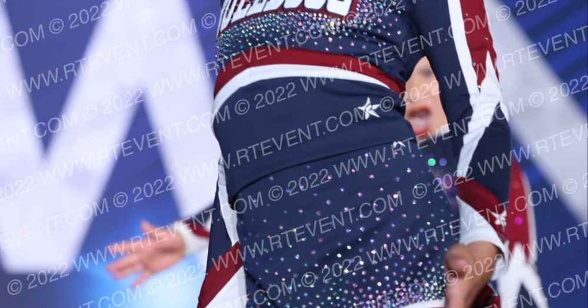 EAST LA BULLDOGS CHEER Gremlins · Cali Crown V