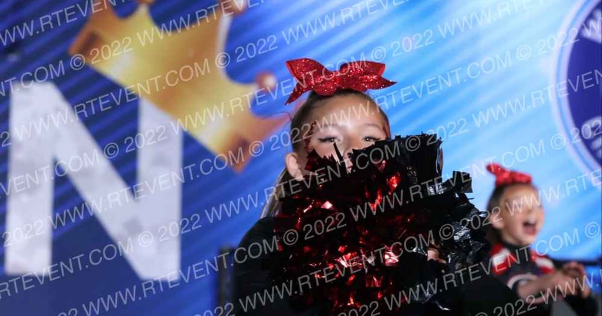 Glendora Tartan Cheer and Football Glendora Jr Pee Wee · Cali Crown V