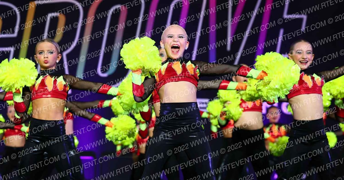 Star Performance Centre Mini Large Pom · WSF Grand Nationals