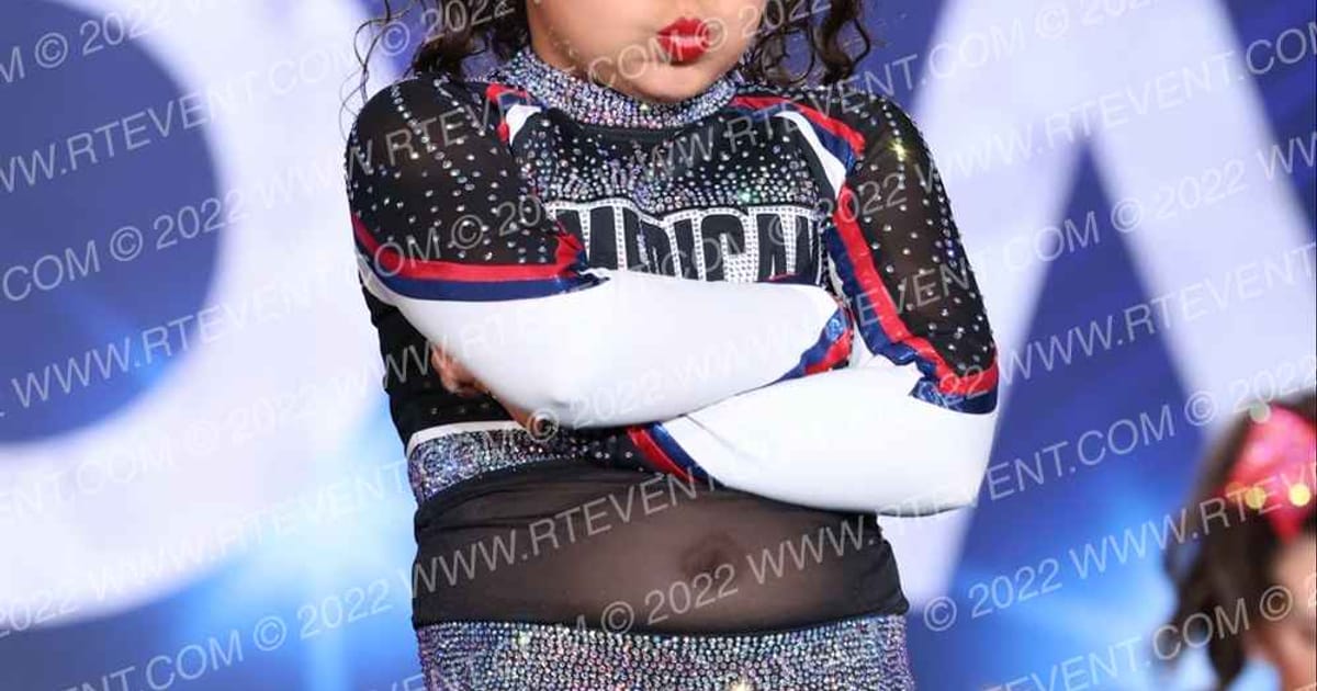 American Cheer MINI SPARKLE · Cali Crown V