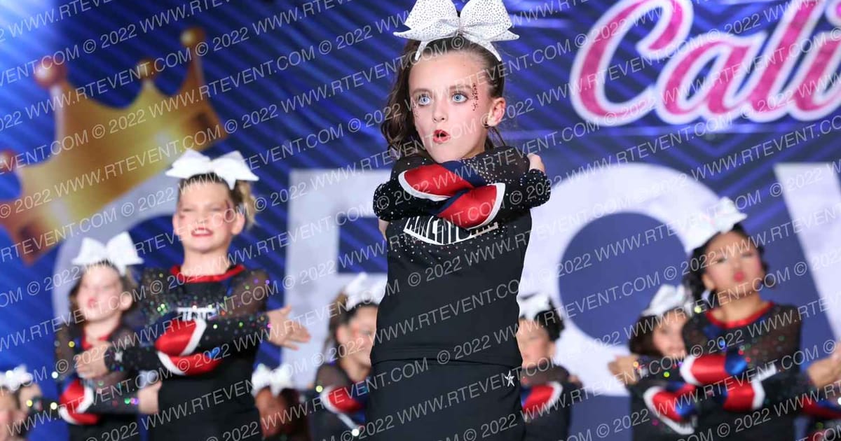American Cheer YOUTH STARS · Cali Crown V