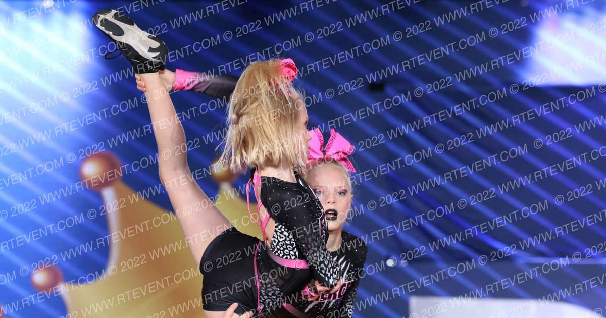 Fierce Athletics Scratch Cats · Cali Crown V