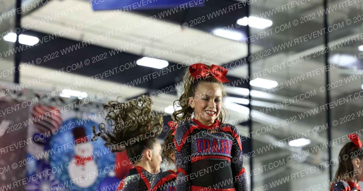 Idaho Cheer Amethyst · Cheer Power Roseville DIDII
