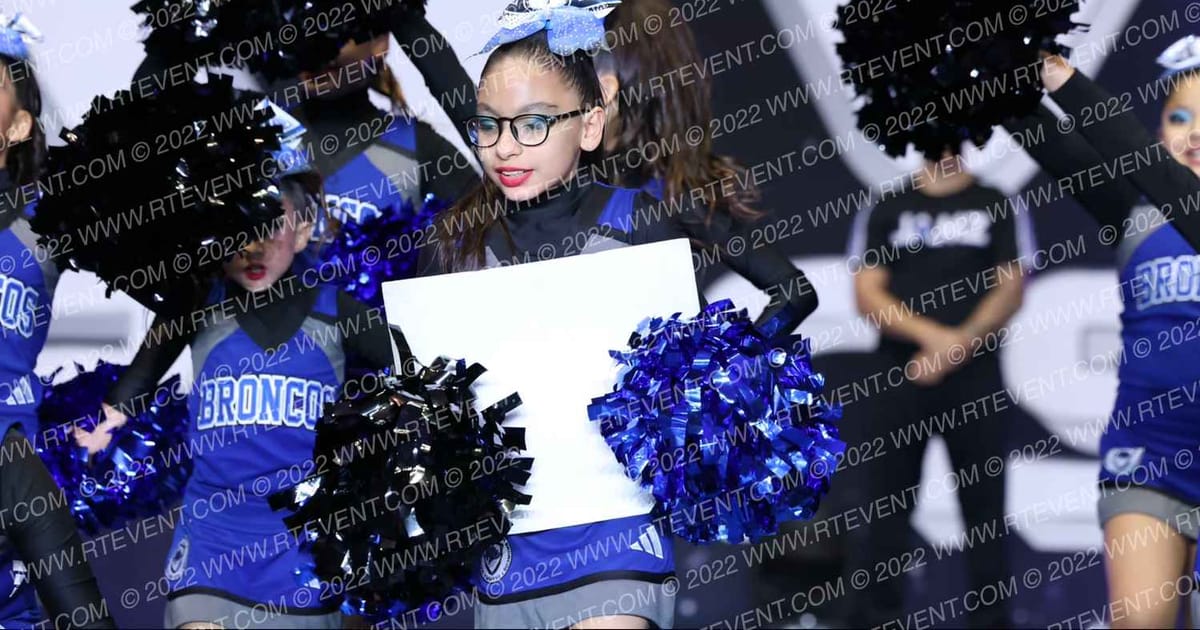 MATER ACADEMY BONANZA CHEER · Friday Night Lights Holiday Showcase