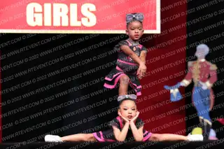 The Xtreme Girls Kisses