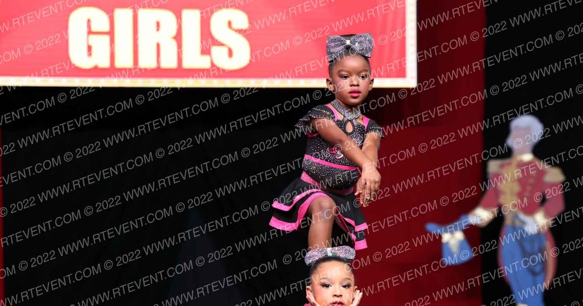 The Xtreme Girls Kisses · Battle Under the Big Top