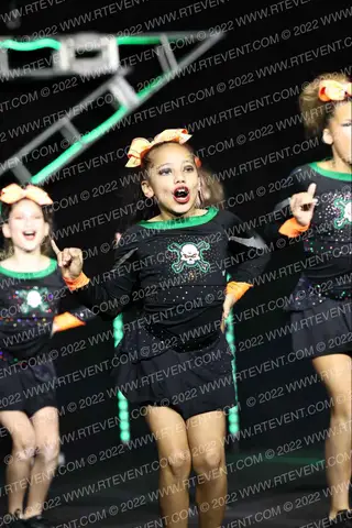 Iowa Elite Cheer of MN RUTHLESS