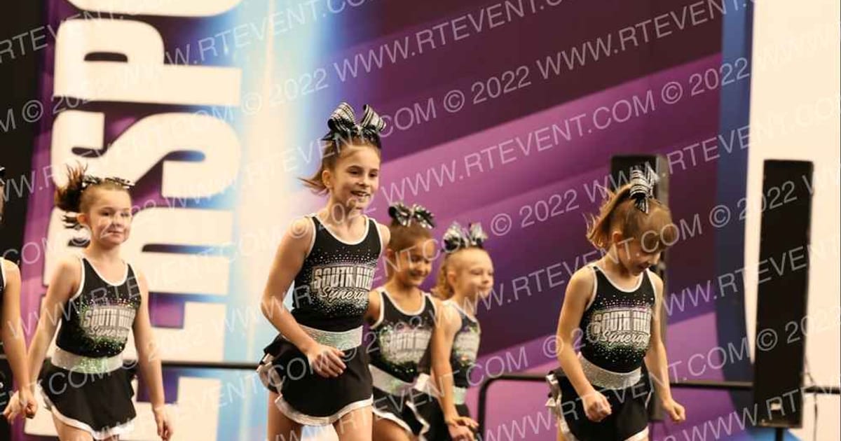 South Hills Synergy Sparkles · CHEERSPORT Pittsburgh Classic