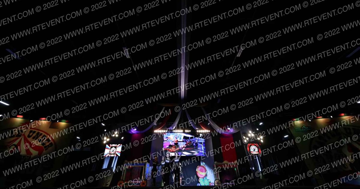 Designer Athletics Chrome Hearts · Battle Under the Big Top