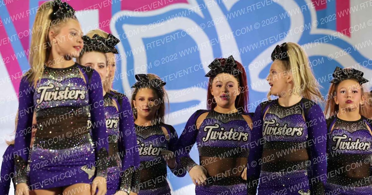 Knoxville Twisters Weather Girls · Aloha Gatlinburg Showdown DIDII