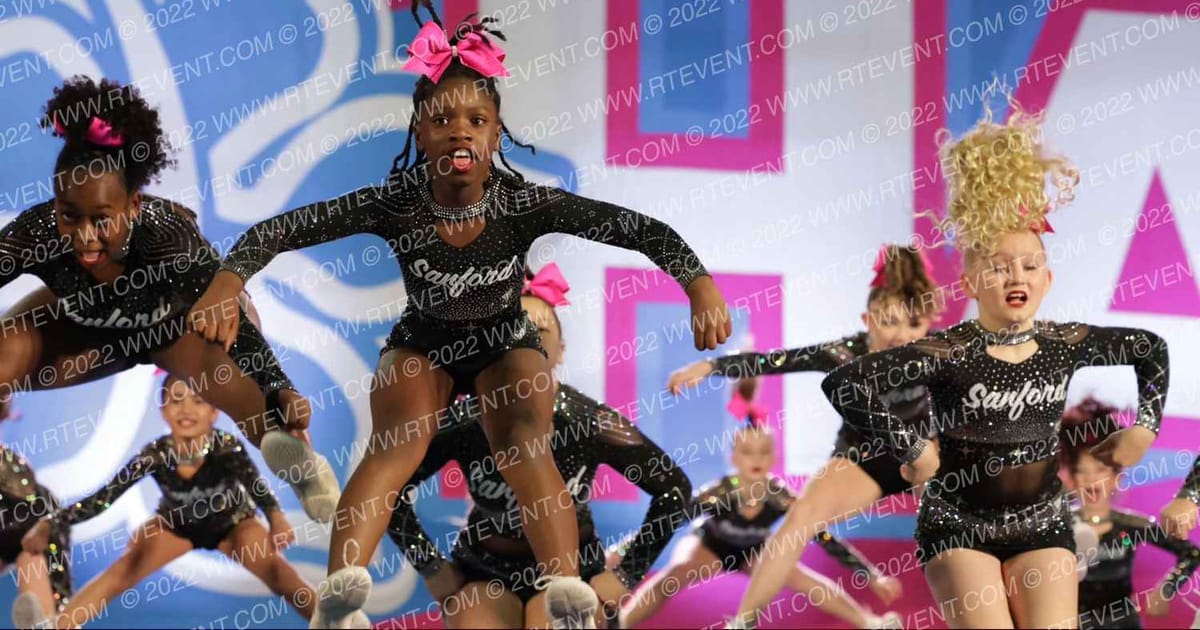 Sanford All-Star Cheerleading Pink · Aloha Gatlinburg Showdown DIDII