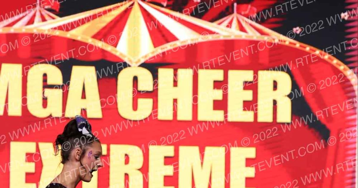MGA Cheer Extreme UFO · Battle Under the Big Top