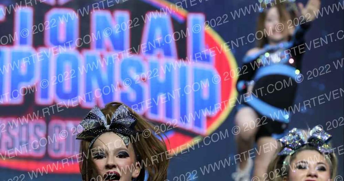 Cheer Twin Cities Arctic · Americas Best Grand Nationals