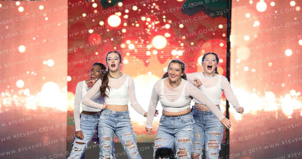 Alpha Cheer & Dance Iconic · Gold Rush Ft Worth