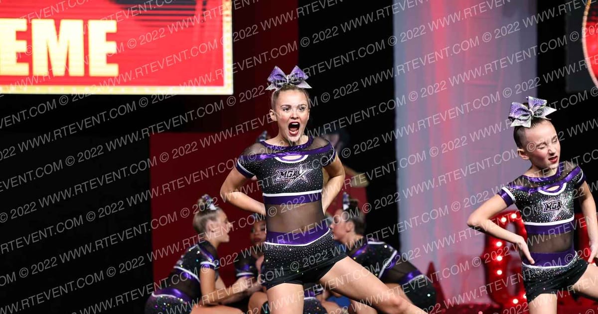 MGA Cheer Extreme Halo · Battle Under the Big Top