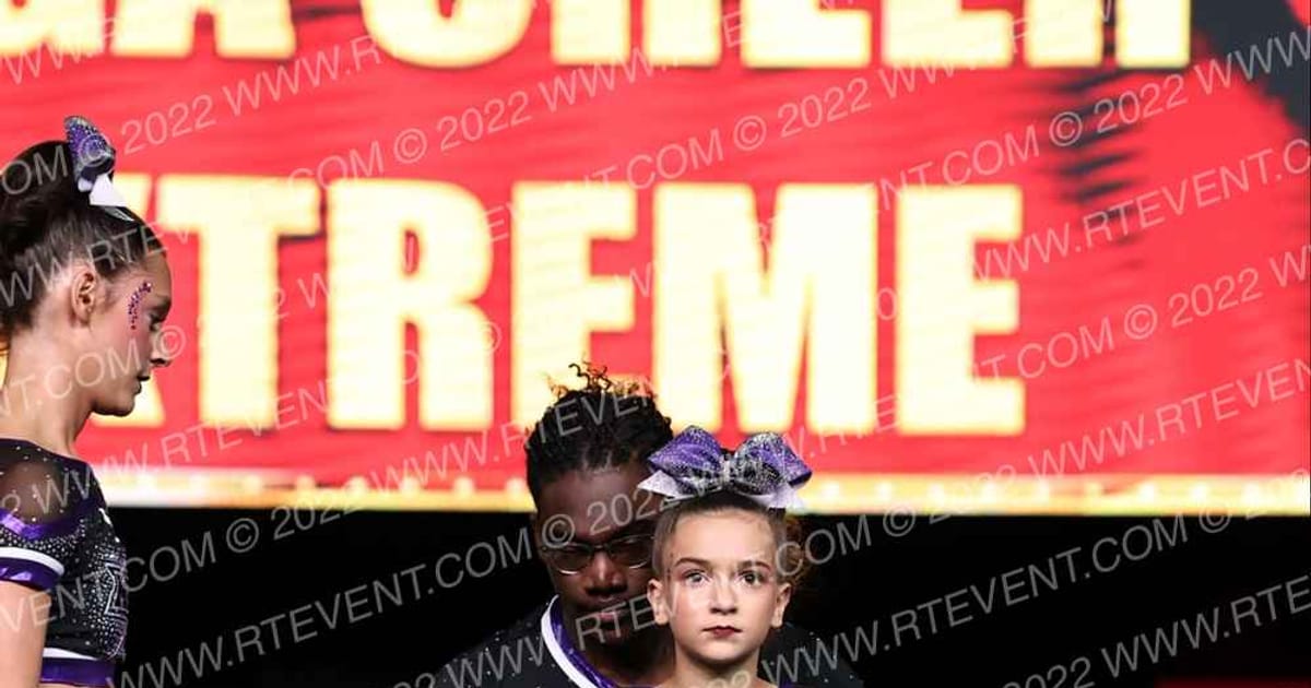 MGA Cheer Extreme UFO · Battle Under the Big Top