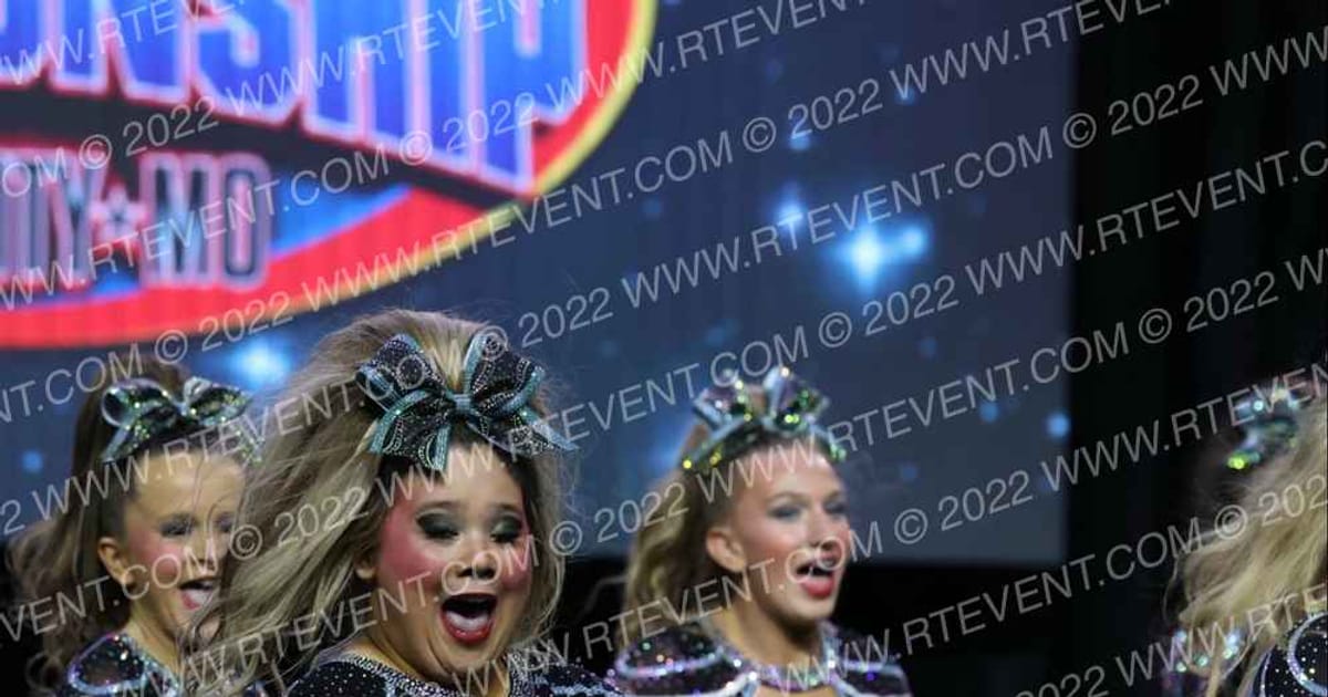 Icon Cheer exclusive · Americas Best Grand Nationals