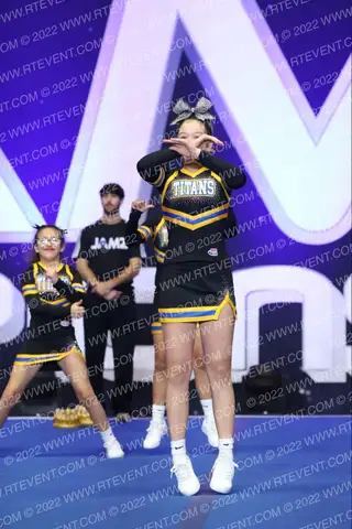 FULLERTON TITANS JV CHEER