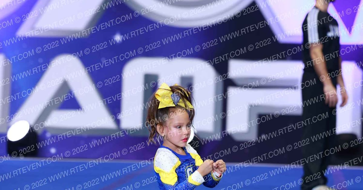 CHARTER OAK LITTLE CHARGERS · Holiday Showcase