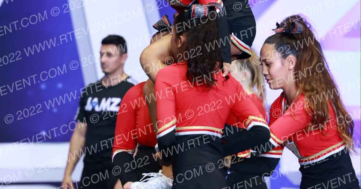 PALOS VERDES MAVERICKS VARSITY · Holiday Showcase