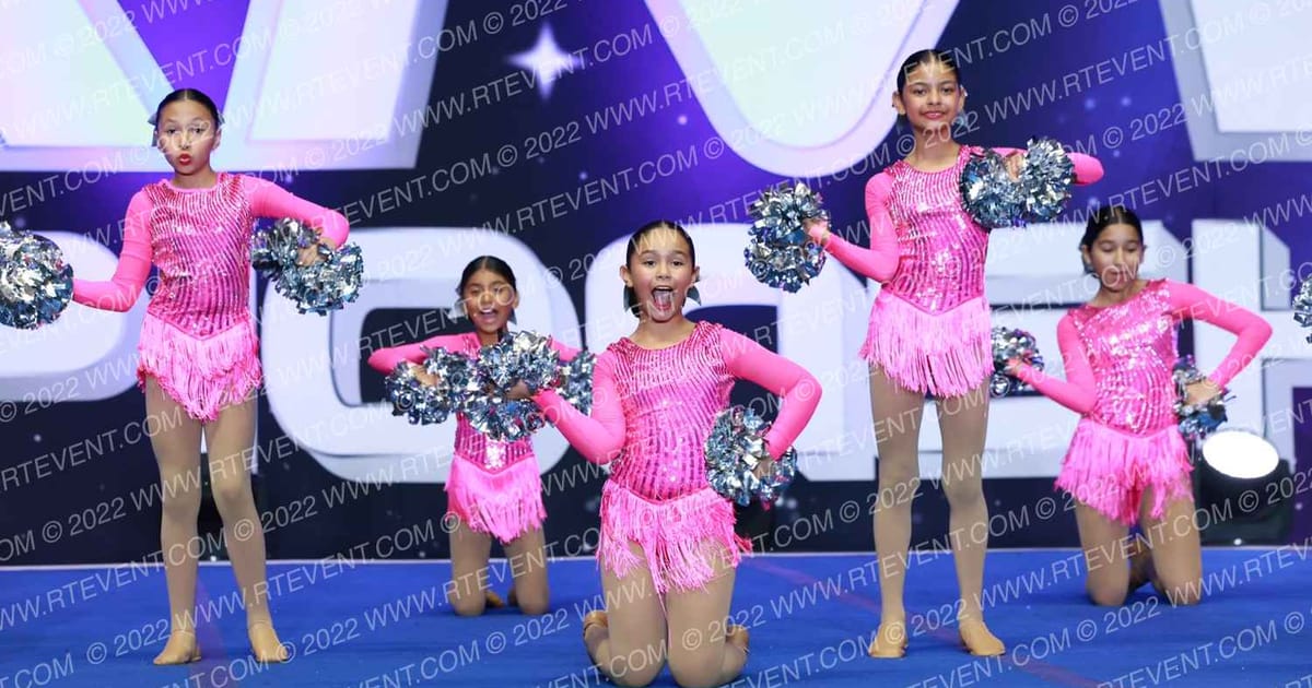 FIREBAUGH FALCON CHEER PEEWEES · Holiday Showcase