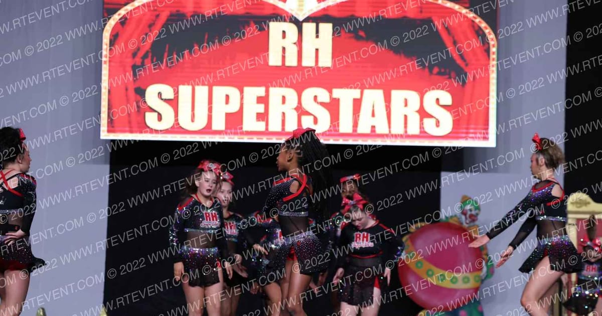 RH Superstars Covergirls · Battle Under the Big Top