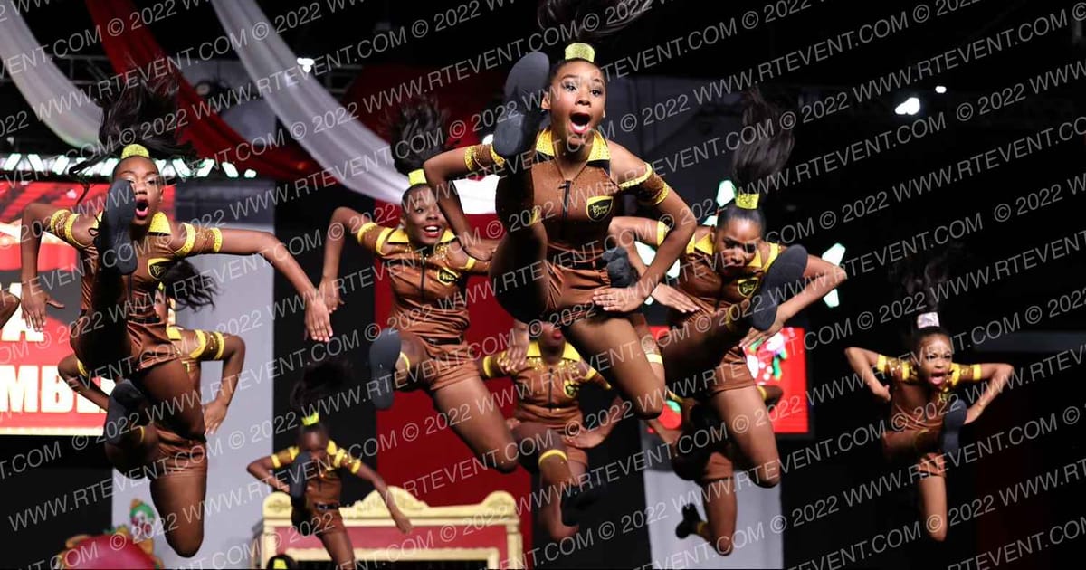The Xtreme Girls Miss Kiss · Battle Under the Big Top