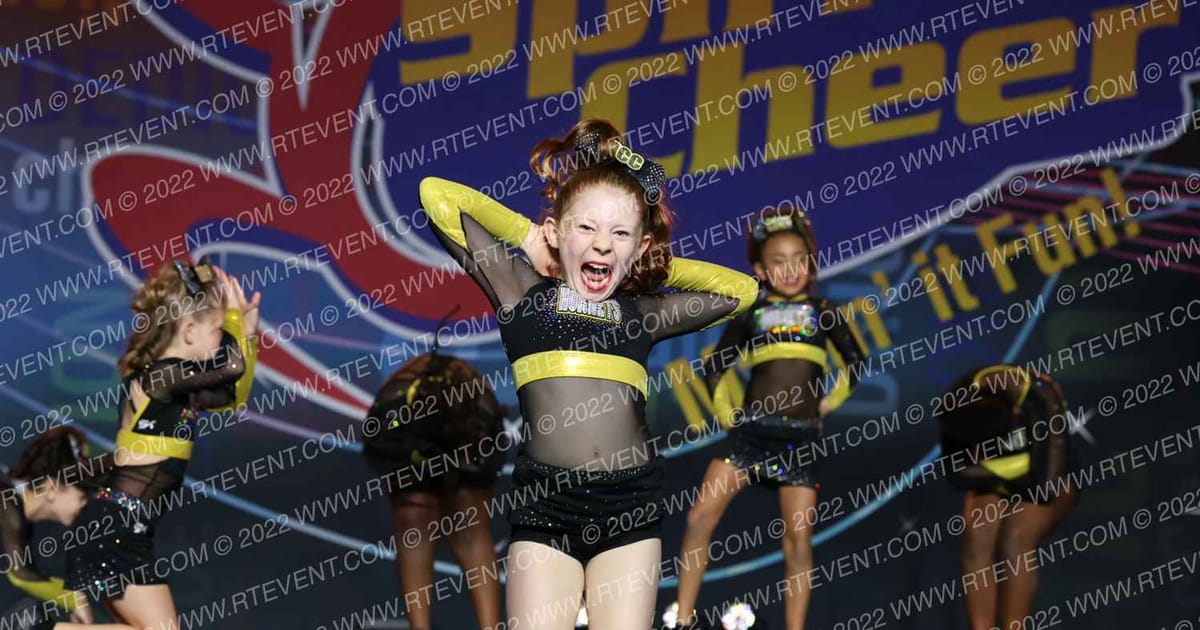 Hornets Competitive Cheerleading Royal Bees · Spirit Cheer Grand Nationals DIDII