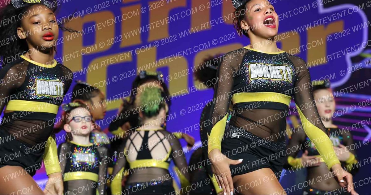 Hornets Competitive Cheerleading Junior Swarm · Spirit Cheer Grand Nationals DIDII