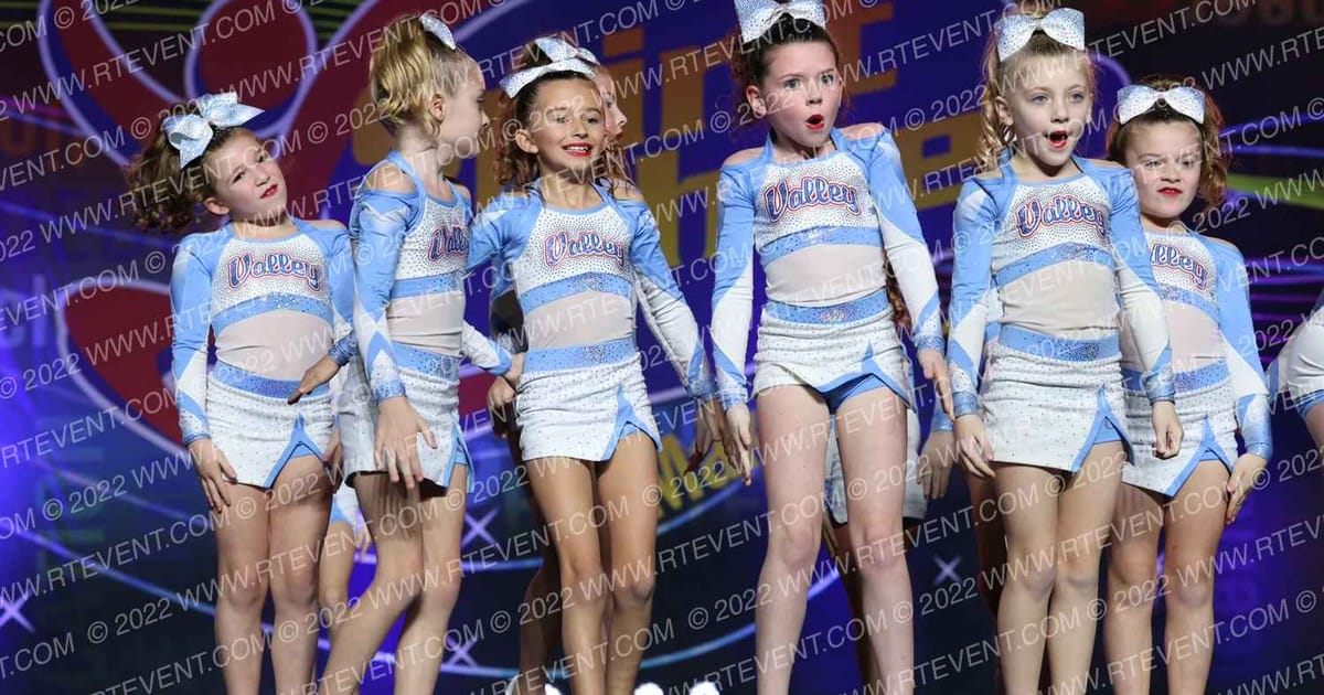 Valley Cheer FLY GIRLS · Spirit Cheer Grand Nationals DIDII