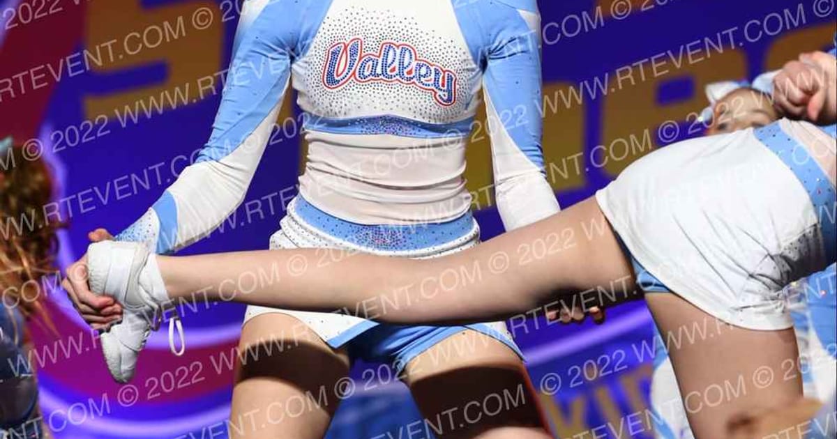 Valley Cheer BOMBSHELLS · Spirit Cheer Grand Nationals DIDII