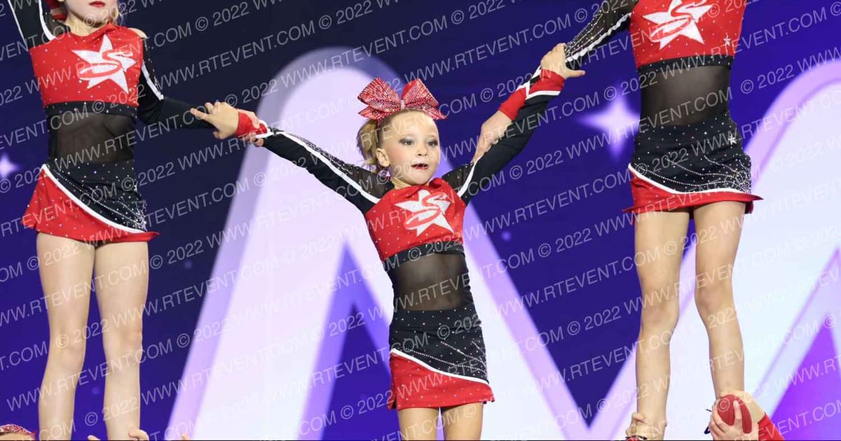 STARSTRUCK SHOWSTOPPERS · Showdown at the Bay