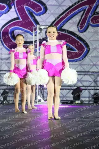Nebraska Dance Mini Pom White 25.26