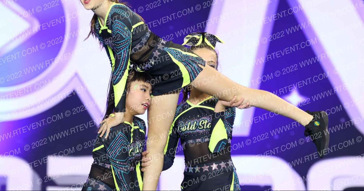 GOLD STAR LIGHT YEAR · Showdown at the Bay