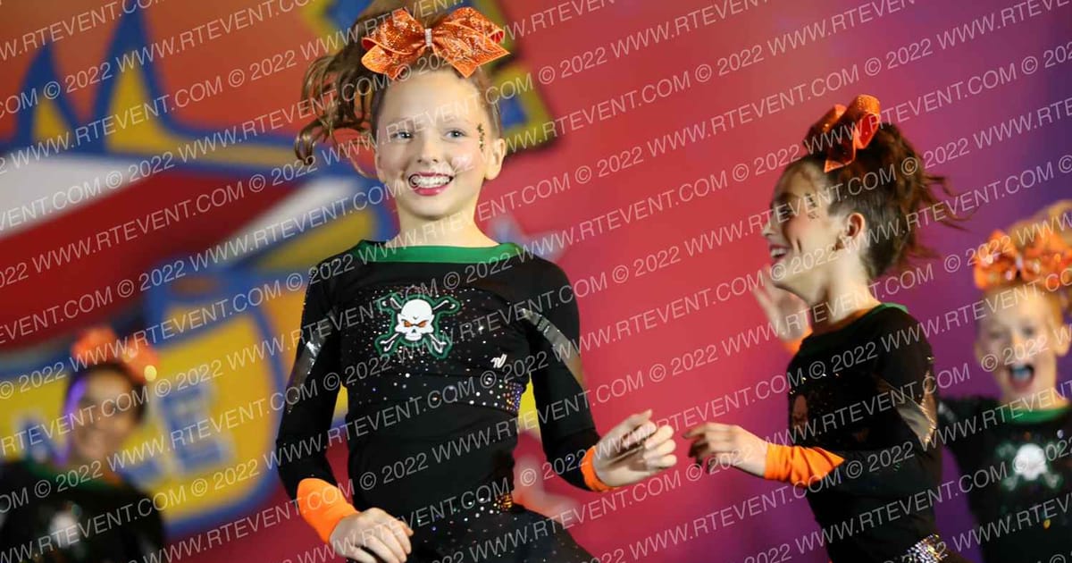 Iowa Elite Cheer - Des Moines Savage · The American Heartland